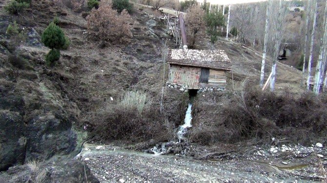 Çorum’daki Son Su Değirmeni Teknolojiye Direniyor