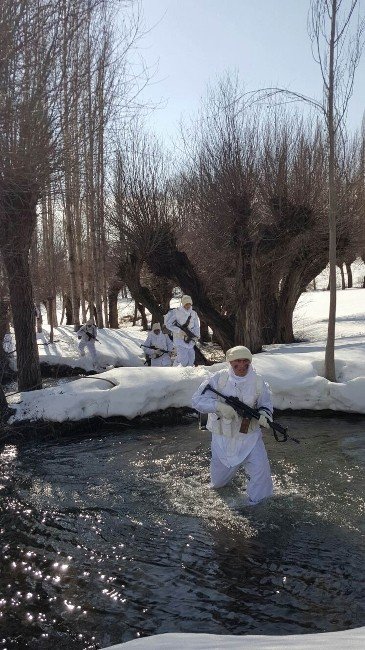 Sivas’ta Jandarmadan Huzur Operasyonu
