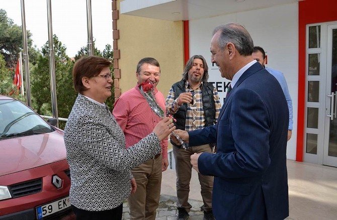 Vali Salihoğlu’ndan Kızılay Derneği’ne Ziyaret