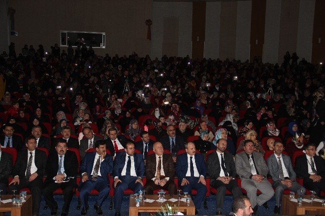 31 Hafize Taç Giydi