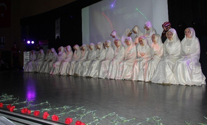 31 Hafize Taç Giydi