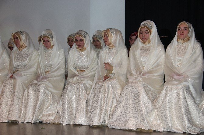 31 Hafize Taç Giydi