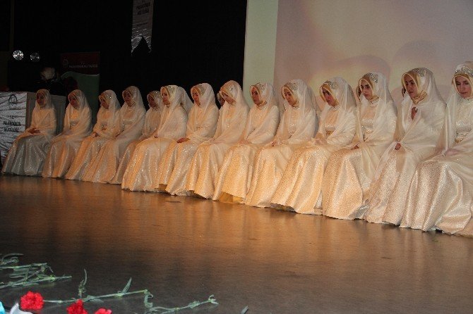 31 Hafize Taç Giydi