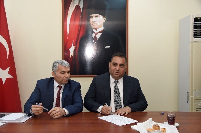 Tarsus’ta Kaymakamlık Binası Takasla Belediyeye Geçti