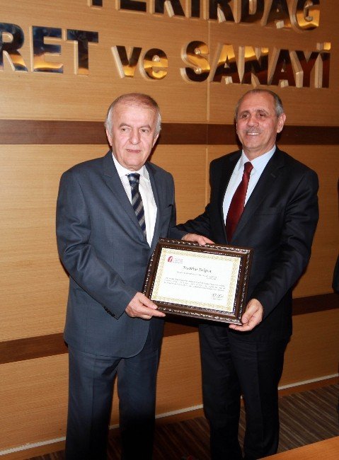 Tredaş’a Kurumlar Vergisi Ödülü Verildi