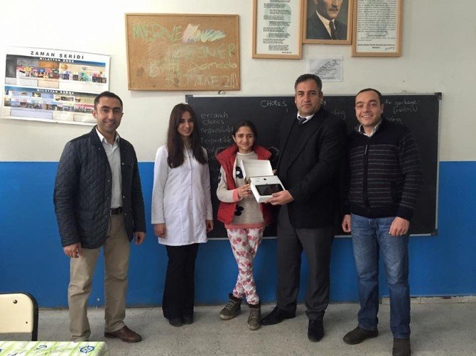 Müdür Bozyel Teog Birincisini Ödüllendirdi