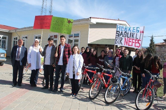 Sağlıklı Yaşam İçin Bisiklete Bindiler