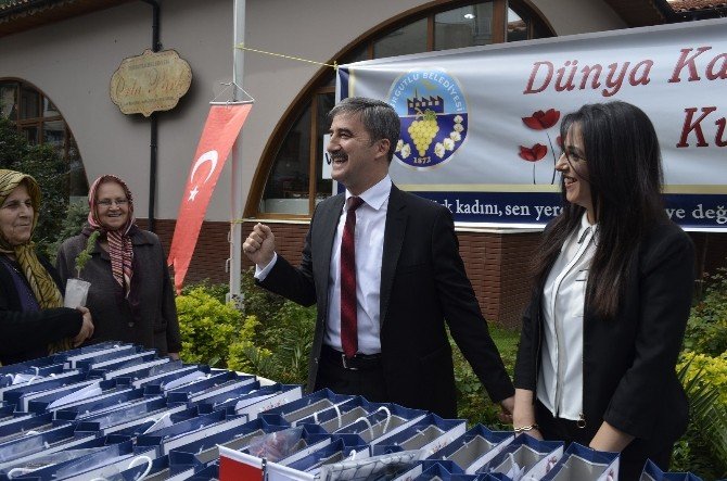 Başkan Şirin’den Turgutlulu Kadınlara Jest