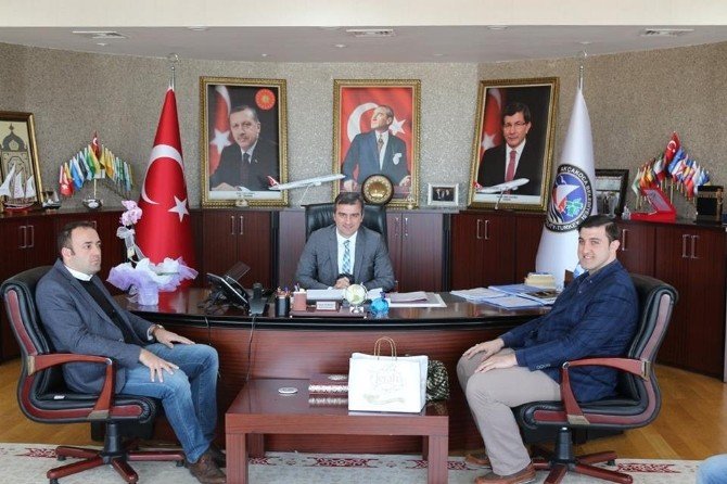 Turizm Derneği Yeni Yönetimi Başkan Yemeniciyi Ziyaret Etti