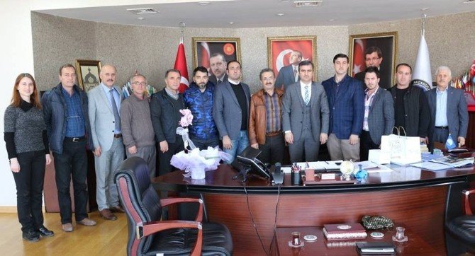 Turizm Derneği Yeni Yönetimi Başkan Yemeniciyi Ziyaret Etti