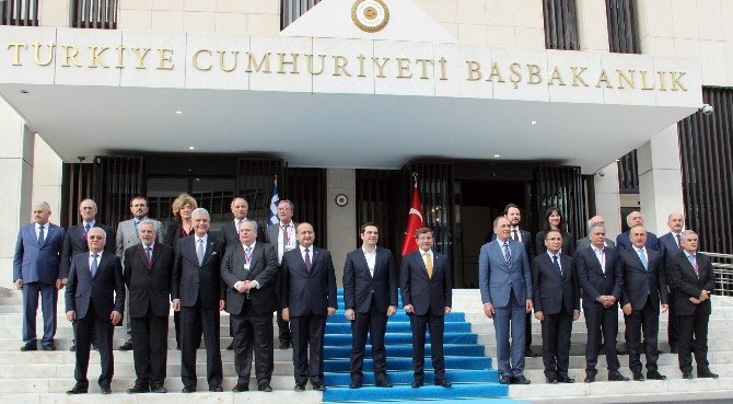 Başbakan Davutoğlu İle Yunan Başbakan Çipras’tan Aile Fotoğrafı