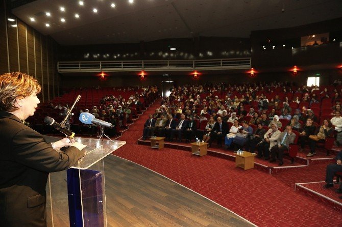 Işılay Saygın’dan Kadınlar Gününe Özel Konferans