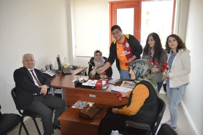 Niğde Üniversitesi Uluslararası İlişkiler Kulübü Kadınları Unutmadı