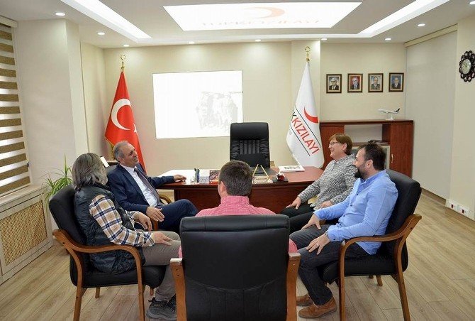 Vali Salihoğlu’ndan Kızılay Derneği’ne Ziyaret