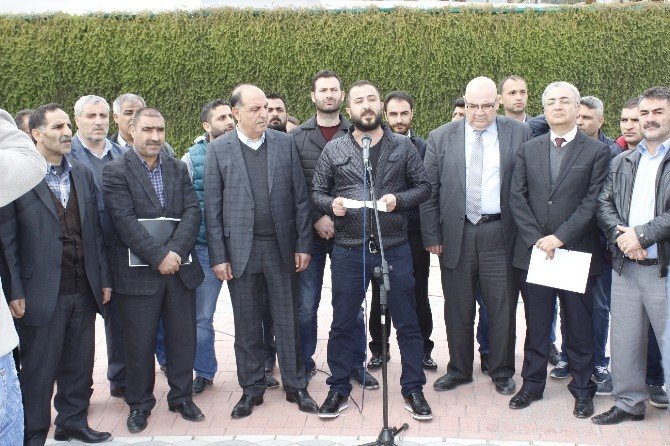 Menemen’de Minibüsçüler İsyan Bayrağı Açtı