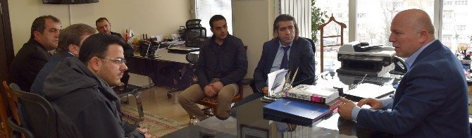 Erzurum Çiçekçiler Derneği’nden Başkan Sekmen’e Plaket