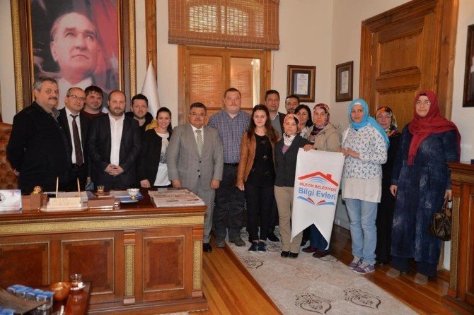 Bilgi Evi’nin İlk Kursiyerlerinden Başkan Yağcı’ya Ziyaret
