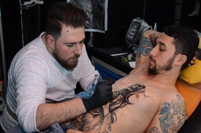 Eski Dövmeleri Kapatmak Oldukça Zor