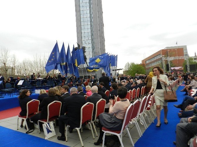 Kosova'da Cumhurbaşkanı Devir Teslim Töreni