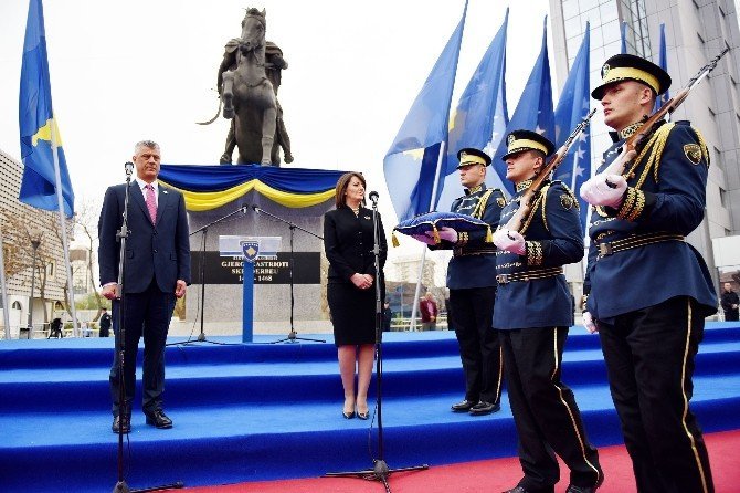 Kosova'da Cumhurbaşkanı Devir Teslim Töreni