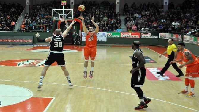 Basketbol Liginde Banvit,Beşiktaş'ı 83-69 Mağlup Etti