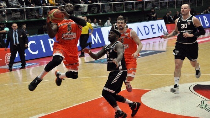 Basketbol Liginde Banvit,Beşiktaş'ı 83-69 Mağlup Etti