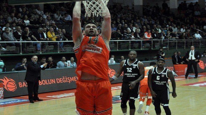 Basketbol Liginde Banvit,Beşiktaş'ı 83-69 Mağlup Etti