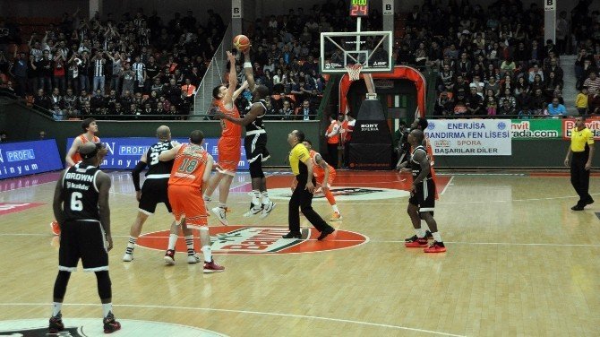 Basketbol Liginde Banvit,Beşiktaş'ı 83-69 Mağlup Etti