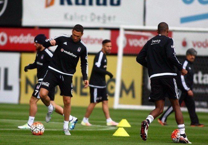 Beşiktaş,Derbi İçin Hazırlıklarına Kararlılıkla Devam Ediyor