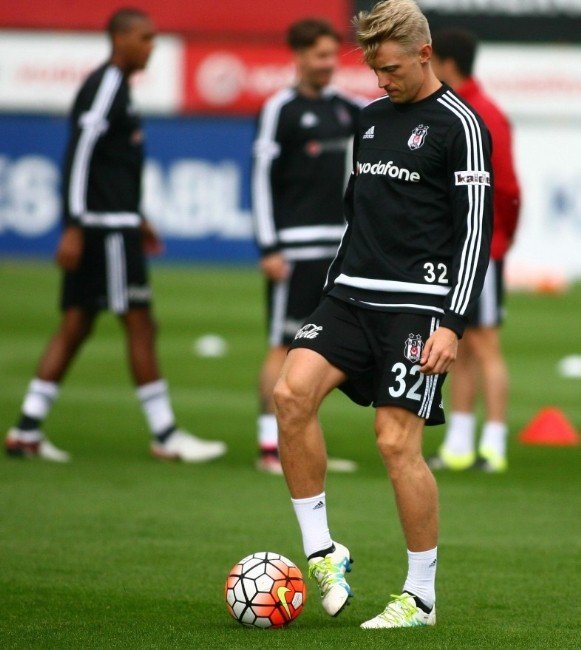 Beşiktaş,Derbi İçin Hazırlıklarına Kararlılıkla Devam Ediyor