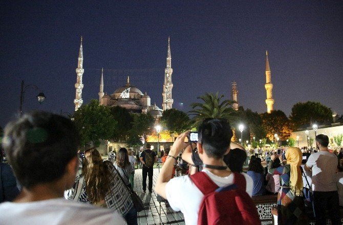 Sultanahmet Camisinde Video Mapping Gösterimi