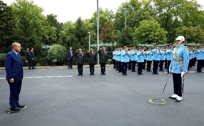 Erdoğan, Genelkurmay Başkanlığını Ziyaret Etti