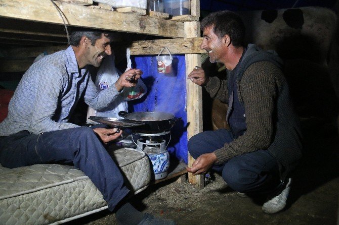 Besiciler 24 Saat Nöbet Tutuyor