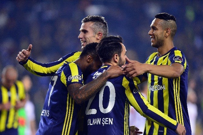 Fenerbahçe Kadıköy'de Şov Yaptı