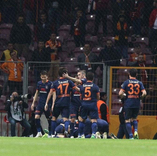 Galatasaray 1-2 Medipol Başakşehir