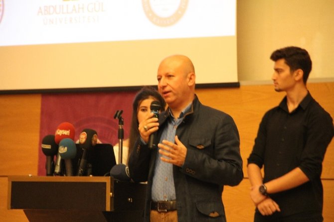 Çolakbayrakdar, "Çocukların Yüzü Güldüğünde Bütün Dünyanın Yüzü Gülüyor"