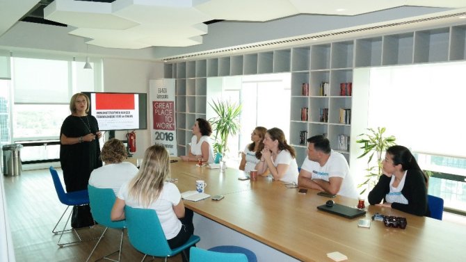 Bms Çalışanları Kanser Hastası Çocukları Ziyaret Etti