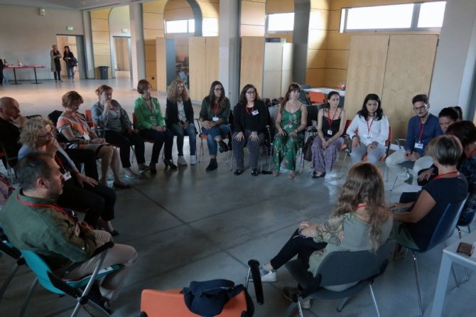 “Kötülüklere Değil Bize Sarıl” İtalya’da