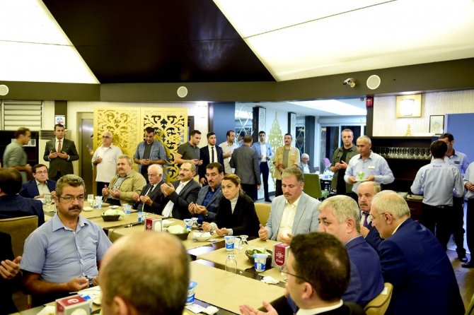 Bakan Tüfenkci, Muharrem İftarına Katıldı