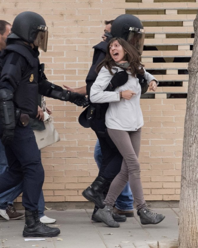 Bağımsızlık Referandumu Çatışmaya Döndü: 38 Yaralı