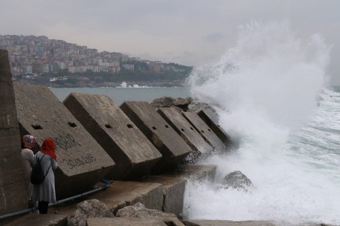 Dalgalar Arasında Selfie Keyfi