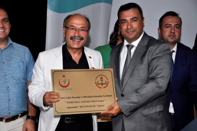 Edremit’te Beyaz Bayraklı Okul Sayısı 37’ye Yükseldi