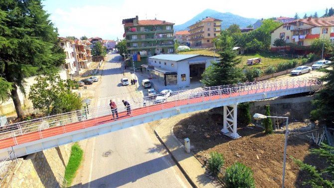 Başiskle’de 42 Metrelik Üstgeçit Yapıldı