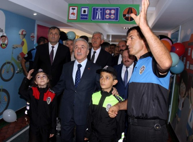 Türkiye’de İlk Kez Okulda Trafik Eğitim Koridoru Oluşturuldu