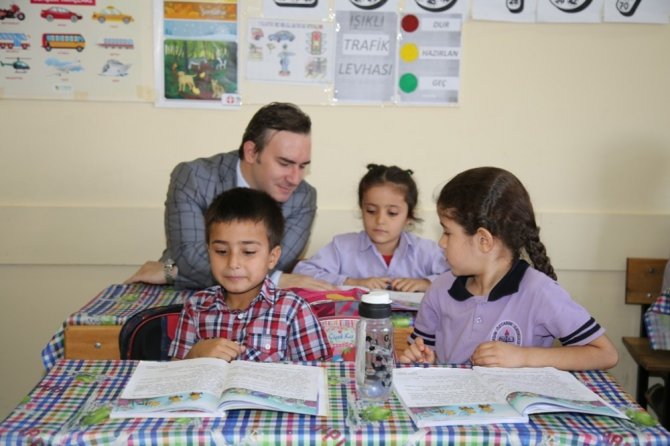 Öğrencilere Kırtasiye Yardımı Yapıldı