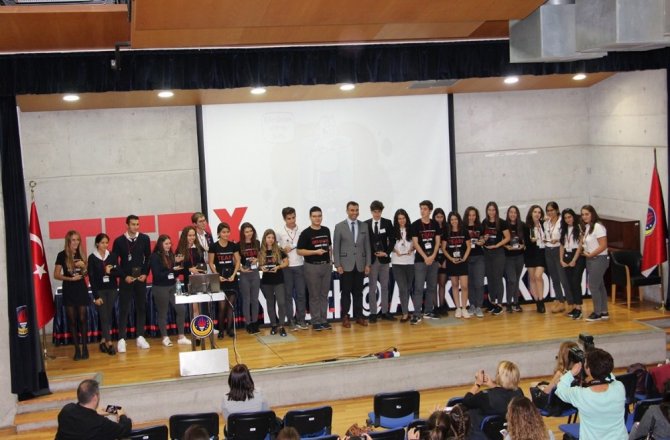 İlham Veren Konuşmacılar Hayat Değiştiren Fikirlerini Tedxyouth’ta Anlattı