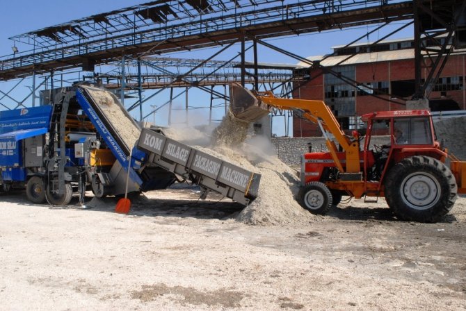 Burdur’da 19 Bin Ton Yaş Küspe Paketleniyor