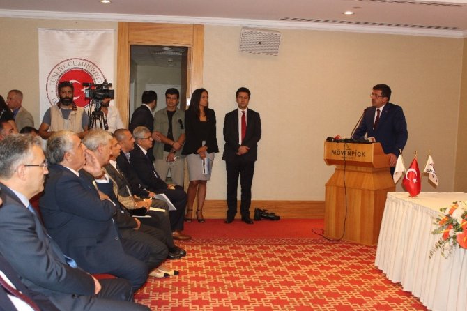 Bakan Zeybekci: "İzmir’i Serbest Bölgeler Şehri Yapacağız"