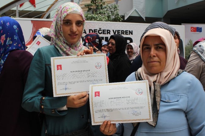 Gürsu Belediyesi 100 Kadını Meslek Sahibi Yaptı