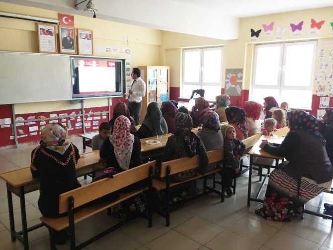 Hisarcık’ta 1 Ve 5. Sınıf Öğrenci Velilerine Yeni Müfredat Tanıtıldı